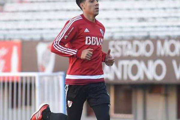 Enzo Peacuterez se entrenoacute con normalidad y podriacutea jugar 