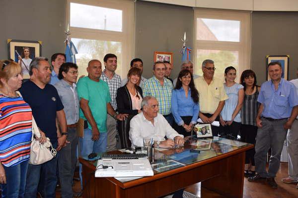En la comuna de Las Termas adhirieron al pago del bono para fin de antildeo