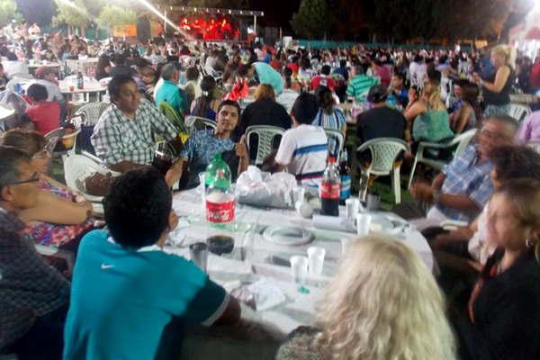 Los empleados de comercio ya se preparan para la despedida del antildeo