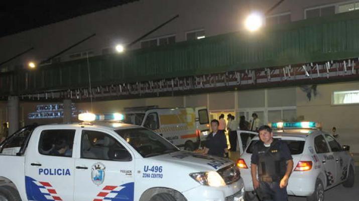 Un policiacutea y su hermano resultaron lesionados cuando iban a Catamarca