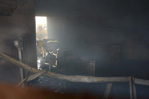 Incendio consumioacute los bienes de una familia en La Banda 