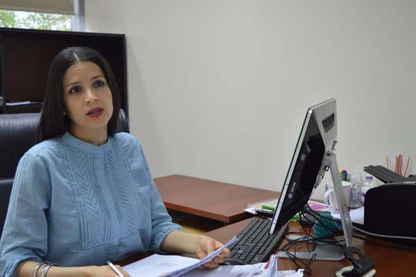 Apaleada por su hermano buscoacute ayuda en Fiscaliacutea