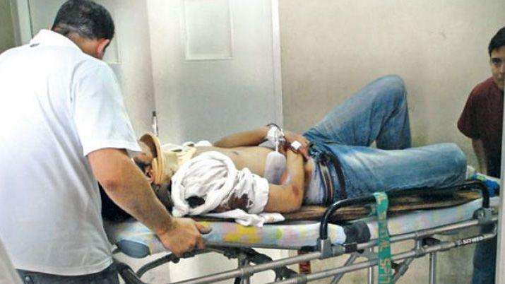 Trabajaba en su casa y se abrioacute el estoacutemago con una amoladora