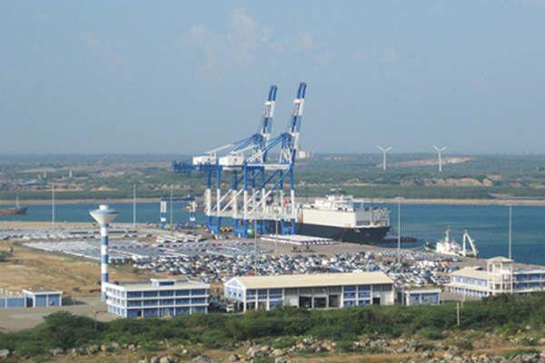 Sri Lanka arrienda un puerto 99 antildeos a China 