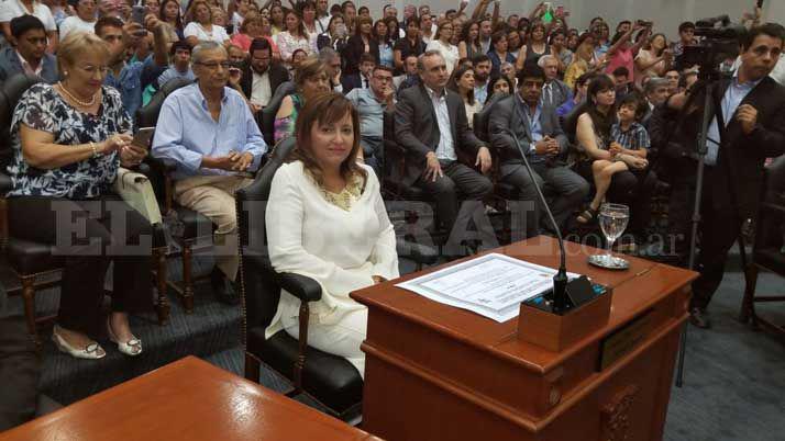 El Deliberante capitalino eligioacute a Norma Fuentes como intendente