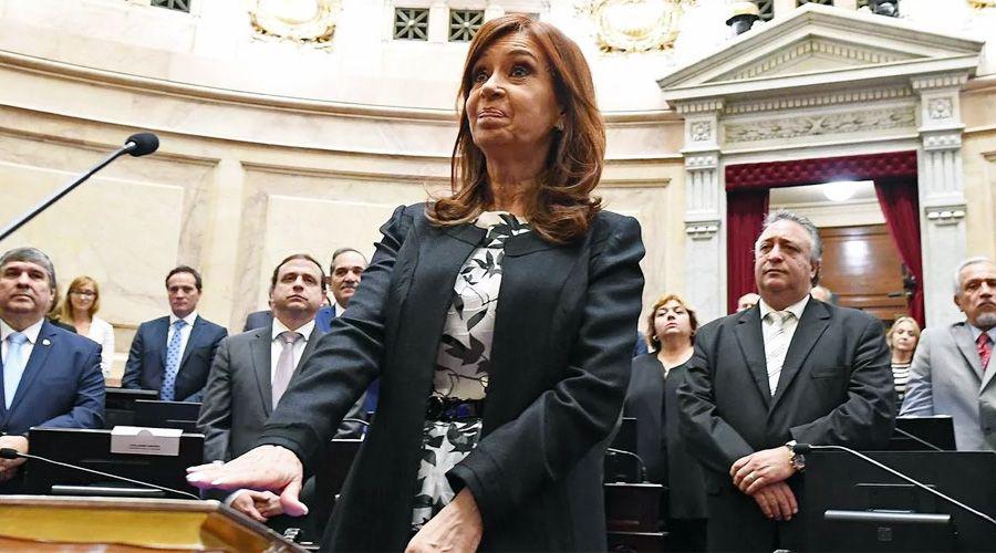Cristina Kirchner integraraacute con Cobos la comisioacuten de Presupuesto