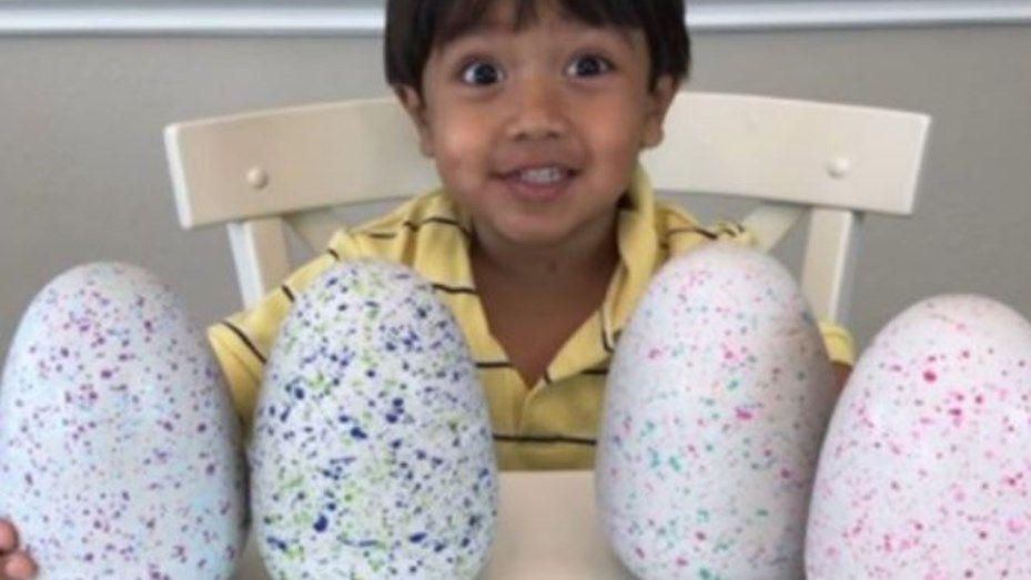 El youtuber de seis antildeos que ganoacute 11 millones de doacutelares