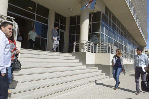 Rejas o libertad para un sujeto que habriacutea violado a sus tres hijos