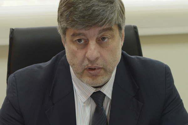 ADN para un nintildeo de tres antildeos fruto de un abuso a una joven