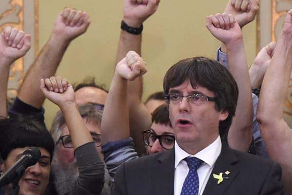 Puigdemont afirmoacute que volveraacute a Cataluntildea si gana las eleciones del 21 