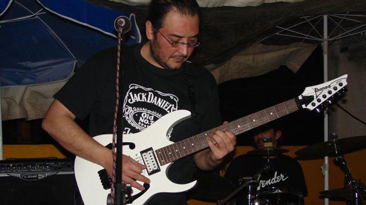 Hondo pesar en la muacutesica santiaguentildea por la muerte de Ale Bravo