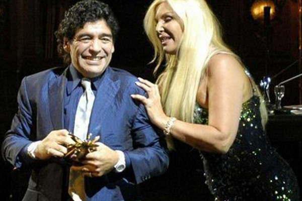 Maradona no les perdona a Claudia y a Susana