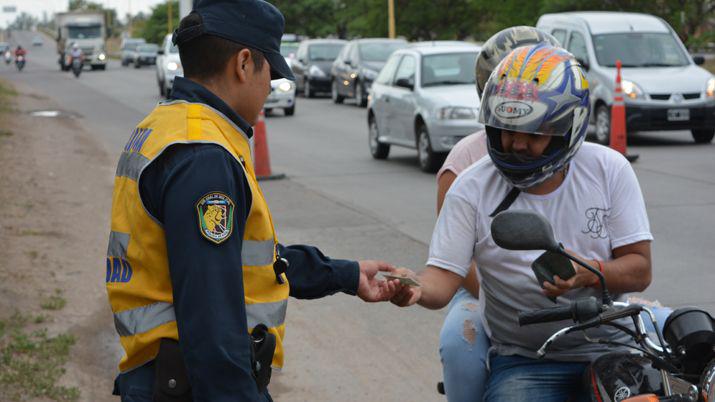 Retienen vehiacuteculos por graves infracciones a la ley de traacutensito