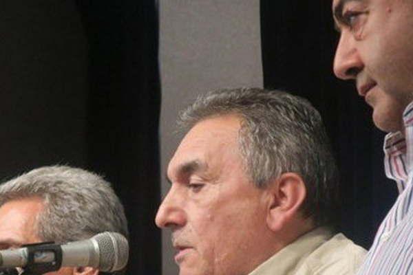 La CGT levantoacute el paro pero amenazoacute con reflotar la medida si sale el DNU