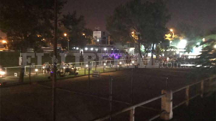 El uso de la pirotecnia impidioacute una muestra en el Club Hiacutepico