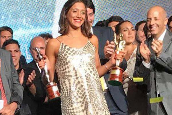 La nadadora Delfina Pignatiello tocoacute el cielo con las manos