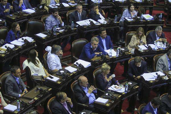 Diputados se encaminaba a votar de madrugada el proyecto de reforma tributaria 