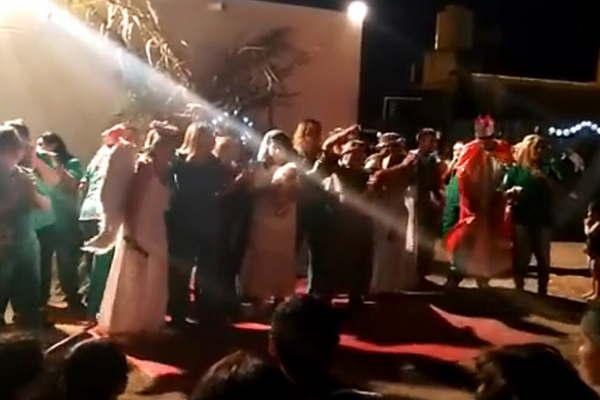 Presentaron un pesebre viviente y realizaron la exposicioacuten de trabajos