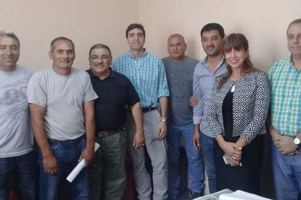 Confirman fechas de pago del aguinaldo y el bono de fin de antildeo 