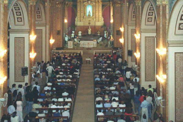 Horarios de las misas de Gallo y de Navidad  en parroquias y capillas de la ciudad capital