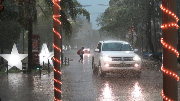 Viento lluvia y descenso de temperatura en Santiago
