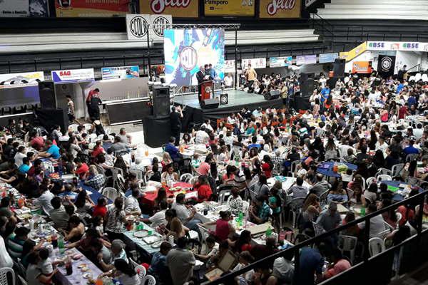 Oliacutempico despidioacute el antildeo con la Fiesta del Deporte