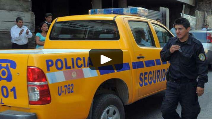 VIDEO  El saludo navidentildeo de policiacuteas de Seguridad Vial a los santiaguentildeos