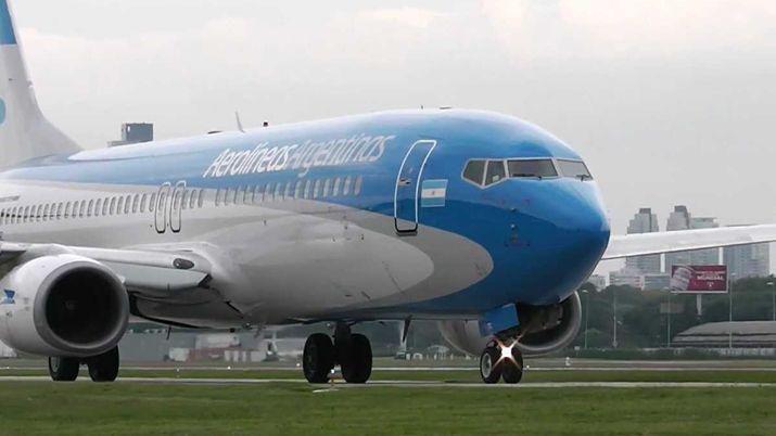 Un drone chocoacute con un avioacuten de Aeroliacuteneas Argentinas