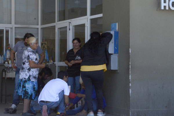 Un adolescente fallecioacute tras estrellarse contra un poste