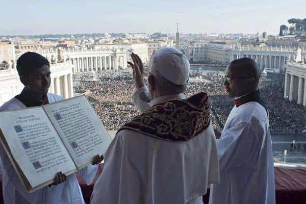 El Papa pidioacute paz para Jerusaleacuten durante la bendicioacuten navidentildea