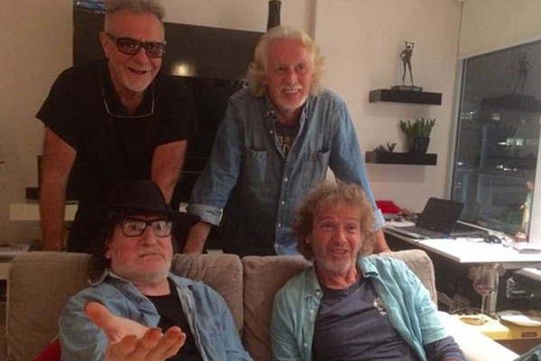 El reencuentro de Charly Garciacutea Nito Mestre Leoacuten Gieco y Raacuteul Porchetto