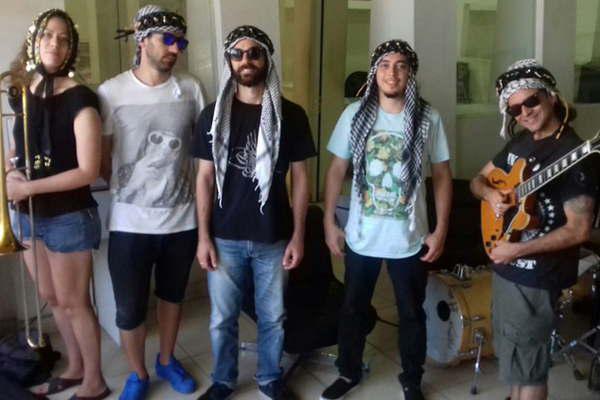 video Los Arcanos del Desierto maacutes guaracheros que nunca