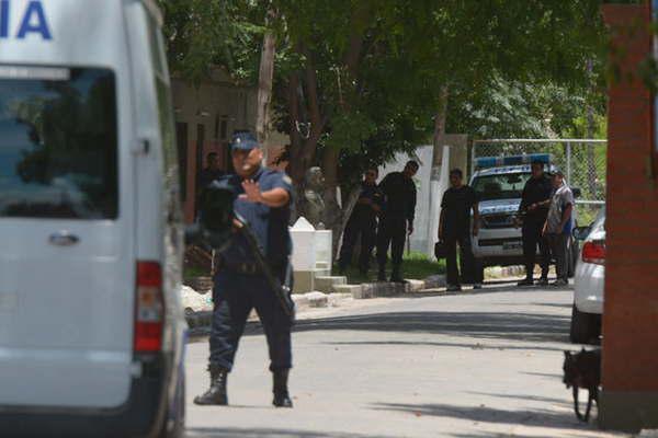 Policiacuteas que recibiacutean favores seraacuten imputados por cohecho y violacioacuten de deberes de funcionario puacuteblico 