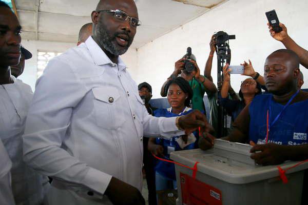 Hoy se conoceraacute si George Weah es elegido presidente