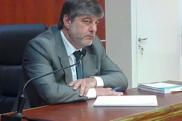 Lo condenan por acosar viacutea celular a una joven llamaacutendola hasta 100 veces al diacutea