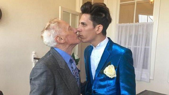 Dejoacute los haacutebitos le comproacute una casa y su novio lo abandonoacute