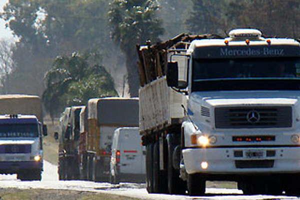 Rige la restriccioacuten de circulacioacuten  de camiones 