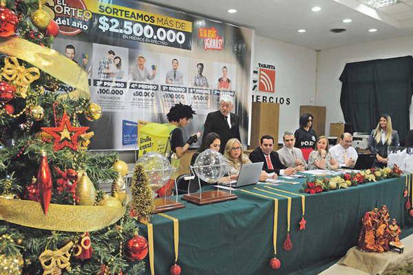 El Banco Santiago del Estero y Tarjeta Sol sortearon 2500000 entre sus usuarios  y los comercios adheridos