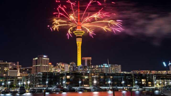 VIDEOS Nueva Zelanda y otras ciudades ya recibieron el antildeo 2018