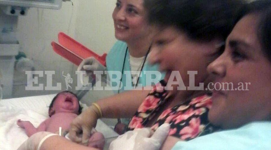 El primer bebeacute del 2018 nacioacute en el hospital Regional