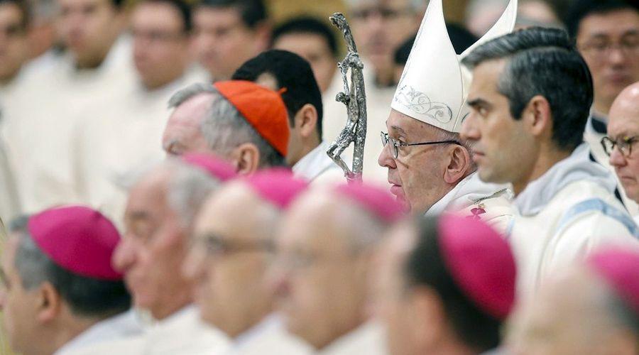 El Papa Francisco pidioacute una Iglesia humilde pobre de cosas y rica de amor