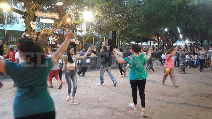 Los santiaguentildeos coparon el patio del Indio Froilaacuten