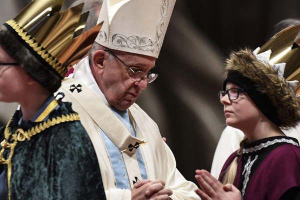 Francisco pidioacute una Iglesia humilde en su primer mensaje 