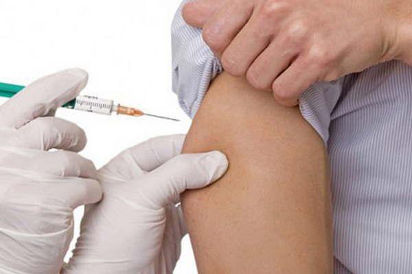 Realizan vacunacioacuten contra la fiebre amarilla 