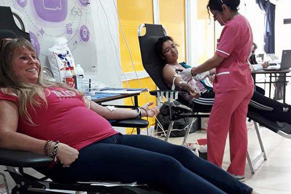 Por las vacaciones habilitan nuevos horarios para donar sangre