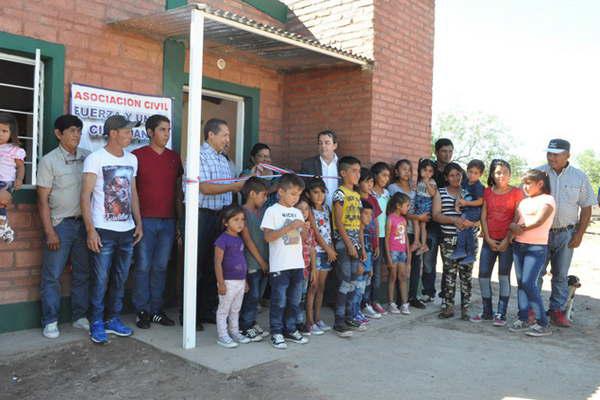 El Gobierno entregoacute viviendas sociales en el departamento Figueroa