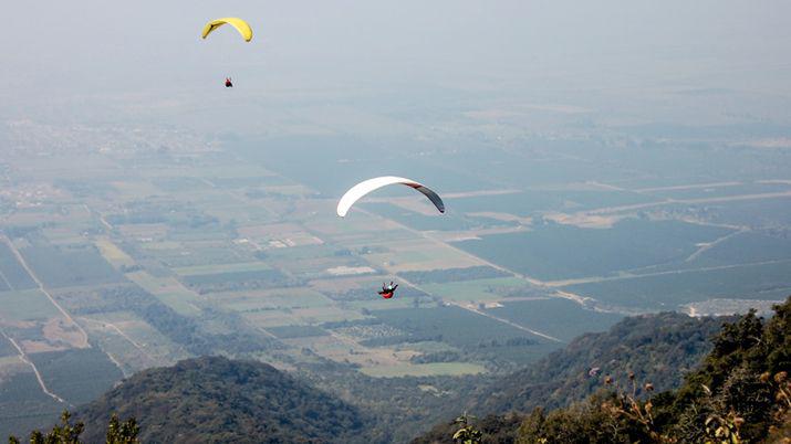 Suspenden en Tucumaacuten los vuelos en parapente