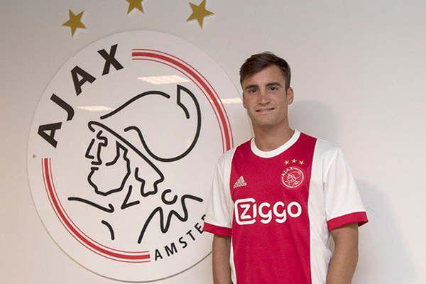 Tagliafico fue presentado en el Ajax