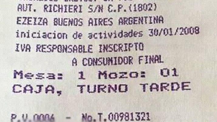 Denuncioacute que le cobraron una suma exorbitante por una comida expreacutes