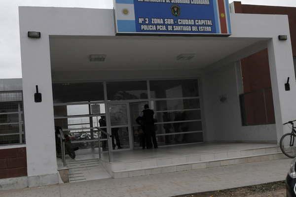 En brutal enfrentamiento de patotas  dos joacutevenes caen heridos por disparos de tumberas en el barrio Siglo XX